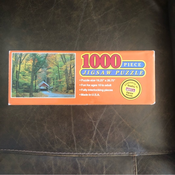 Hoyle Jigsaw Puzzle;  Covered Bridge In Fall, Model#5600-SCE, 1000 pieces - Picture 6 of 7